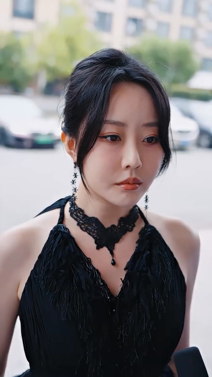 退婚后，女戰(zhàn)神后悔哭了(全集)